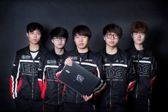 更是对高尔 更是对高尔