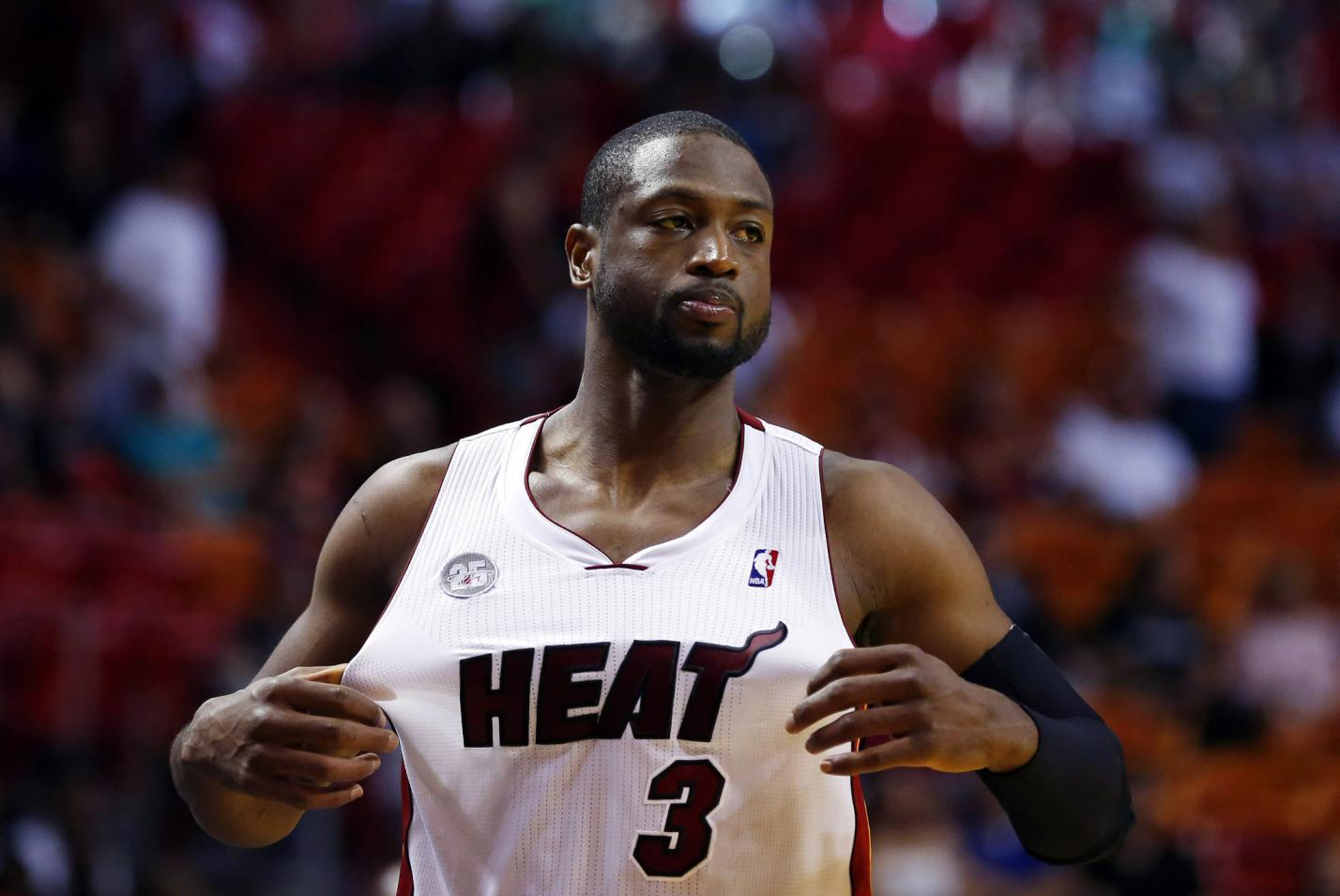 主角是拉卡 主角是拉卡