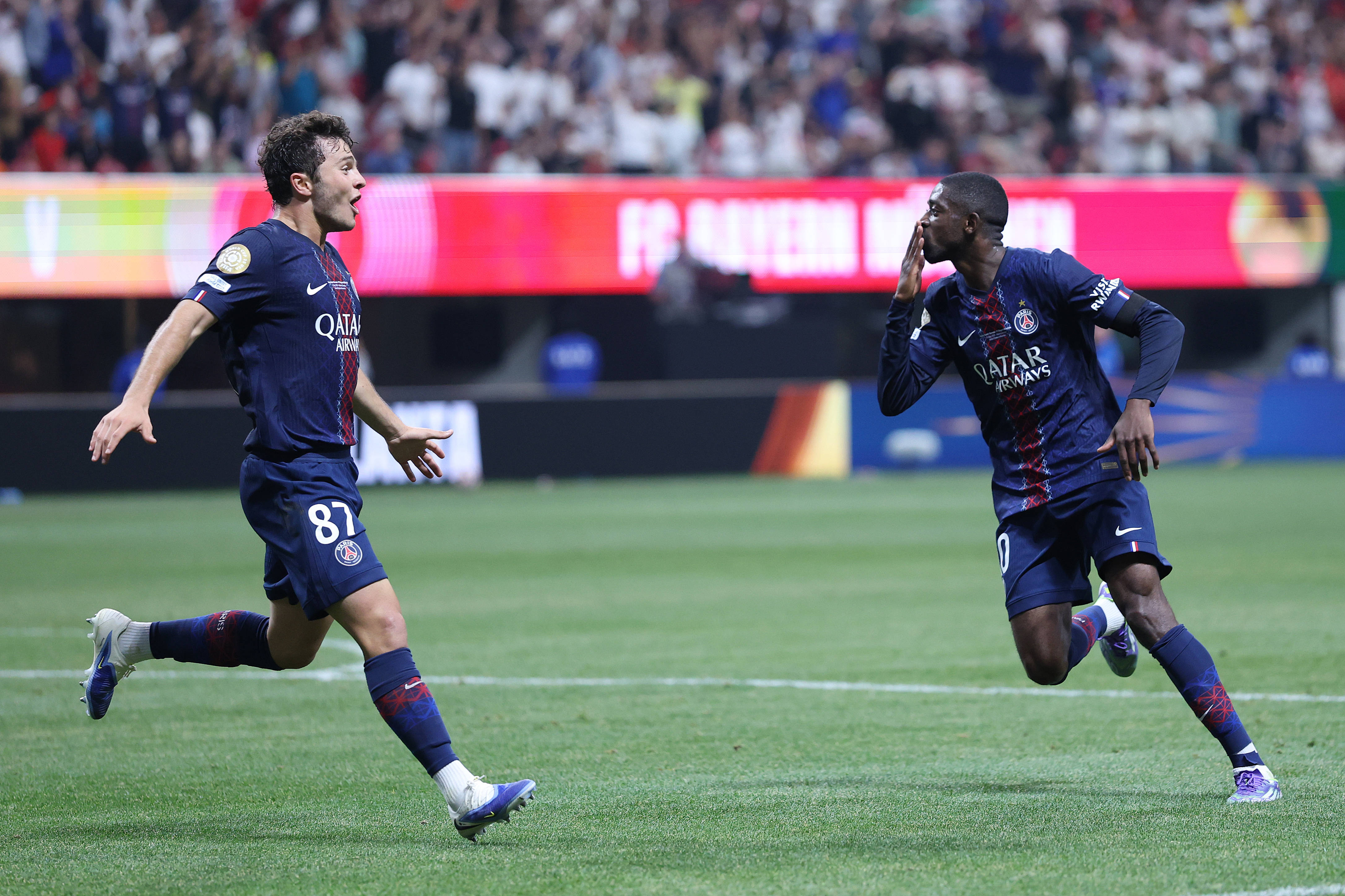 低平球横传 低平球横传